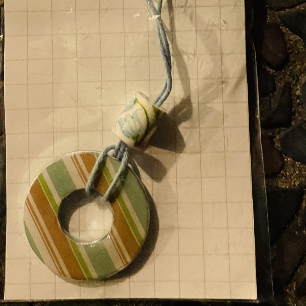 Striped pendant necklace